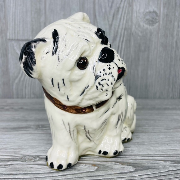Bull dog ceramic figurine statue that’s judging you perfect bathroom decoration - Picture 9 of 14